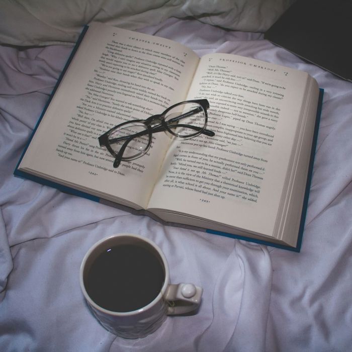 Off White (Pólen / Ivory / Luxcream)